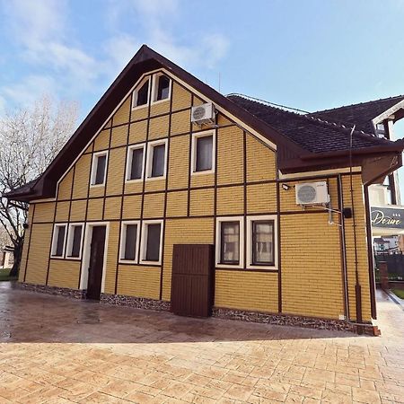 Dezire Guesthouse Baile 1 Mai Luaran gambar