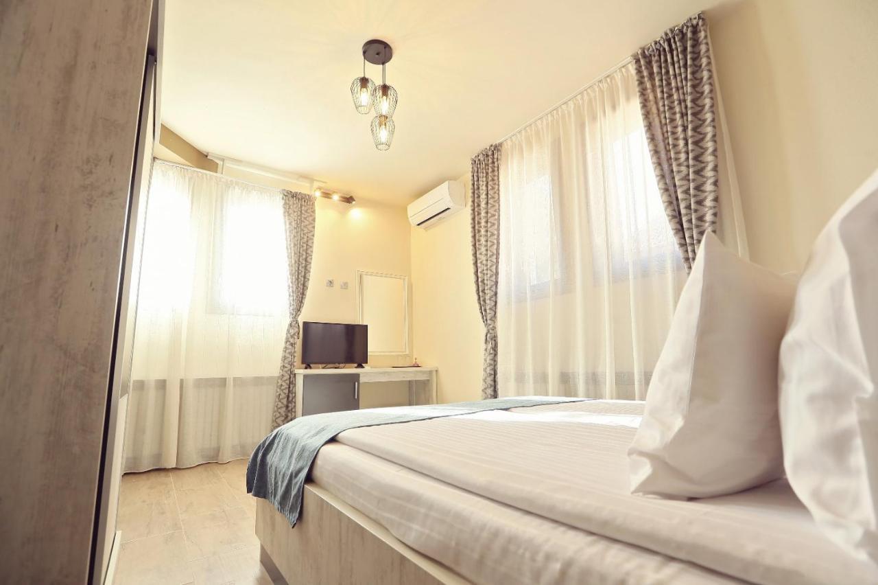 Dezire Guesthouse Baile 1 Mai Luaran gambar