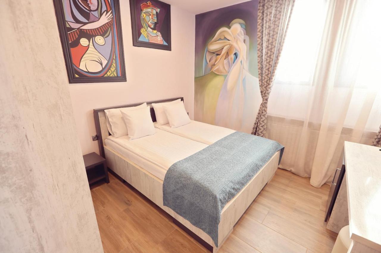 Dezire Guesthouse Baile 1 Mai Luaran gambar