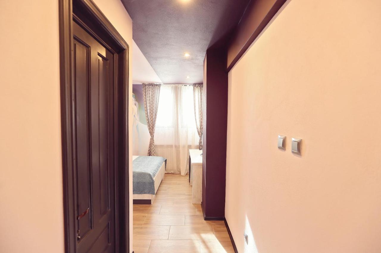Dezire Guesthouse Baile 1 Mai Luaran gambar