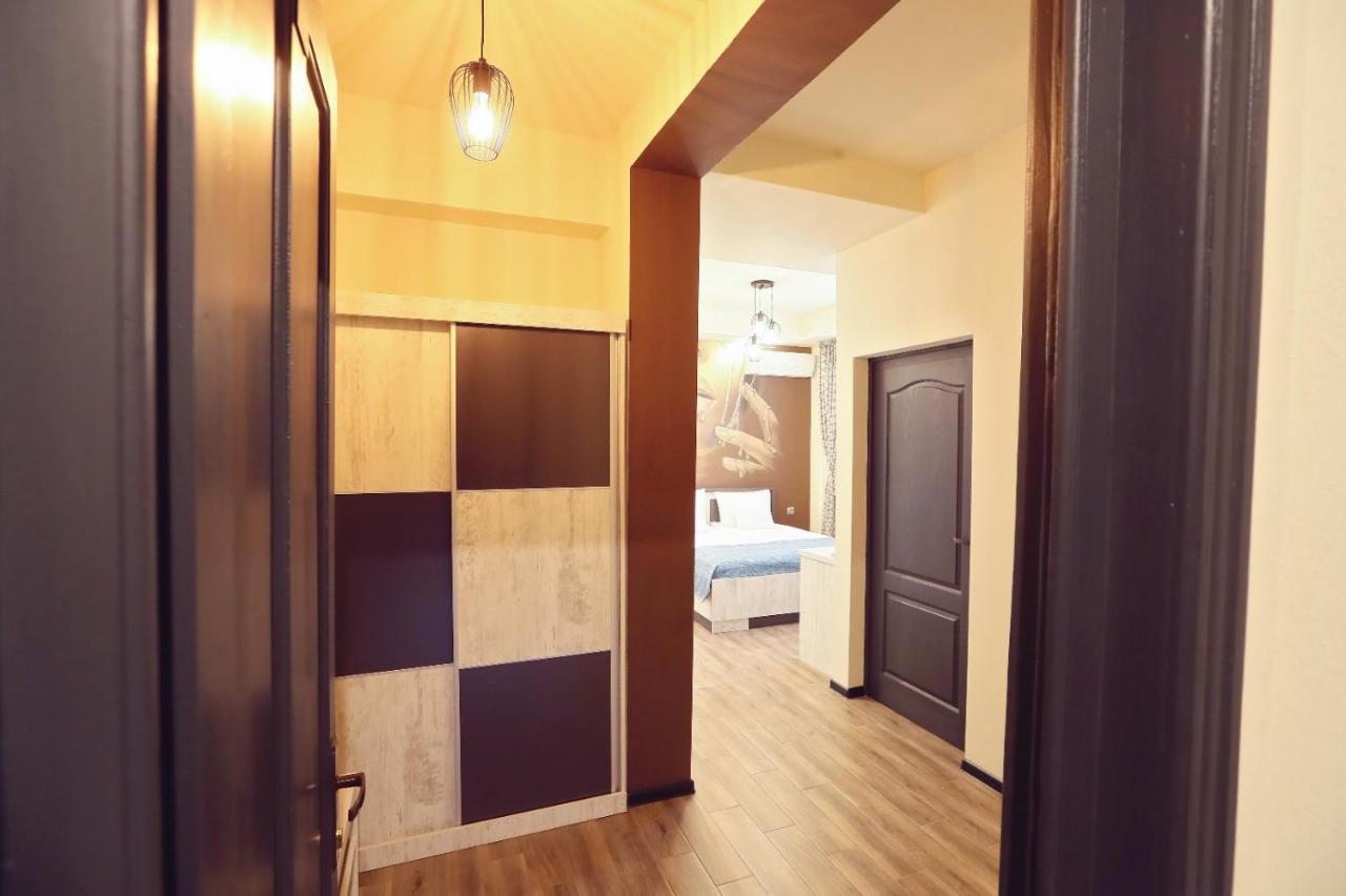 Dezire Guesthouse Baile 1 Mai Luaran gambar