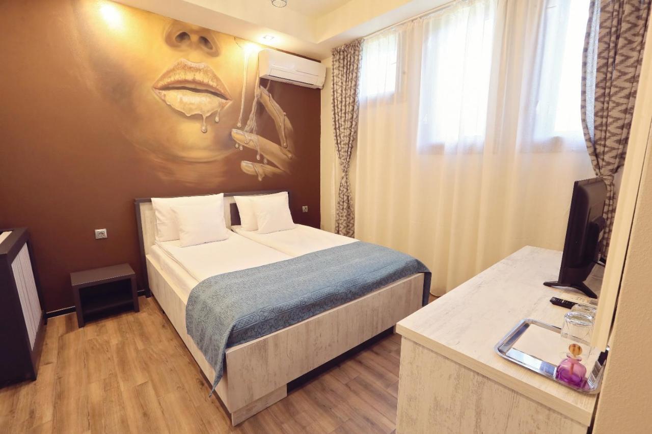 Dezire Guesthouse Baile 1 Mai Luaran gambar