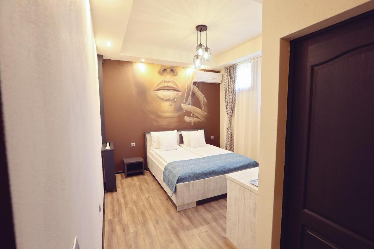 Dezire Guesthouse Baile 1 Mai Luaran gambar