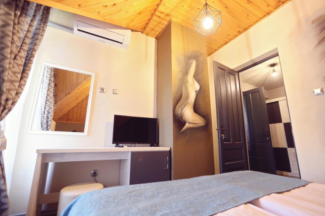 Dezire Guesthouse Baile 1 Mai Luaran gambar