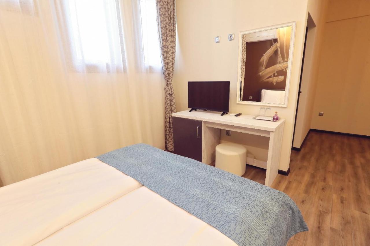 Dezire Guesthouse Baile 1 Mai Luaran gambar