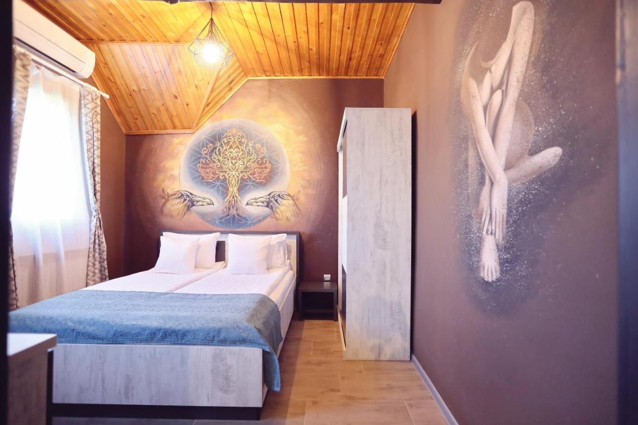 Dezire Guesthouse Baile 1 Mai Luaran gambar